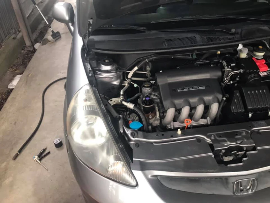 Expert Headlight Cleaning